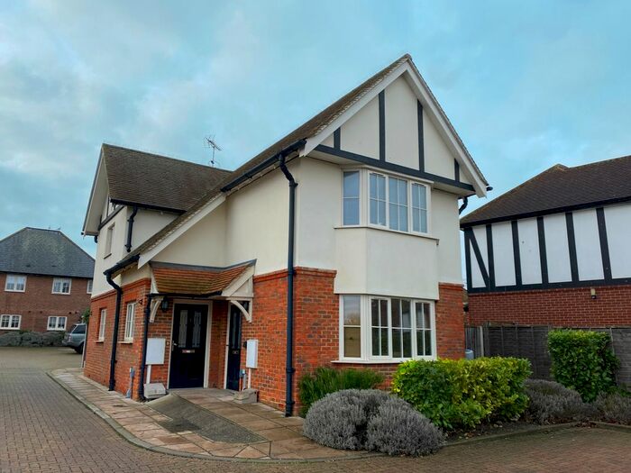 2 Bedroom Maisonette To Rent In Vicarage Gardens, Whitstable, CT5