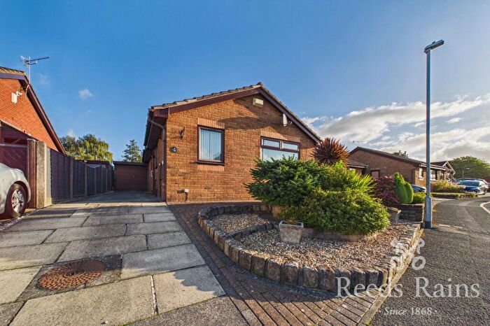 2 Bedroom Bungalow For Sale In Pearfield, Leyland, Lancashire, PR25