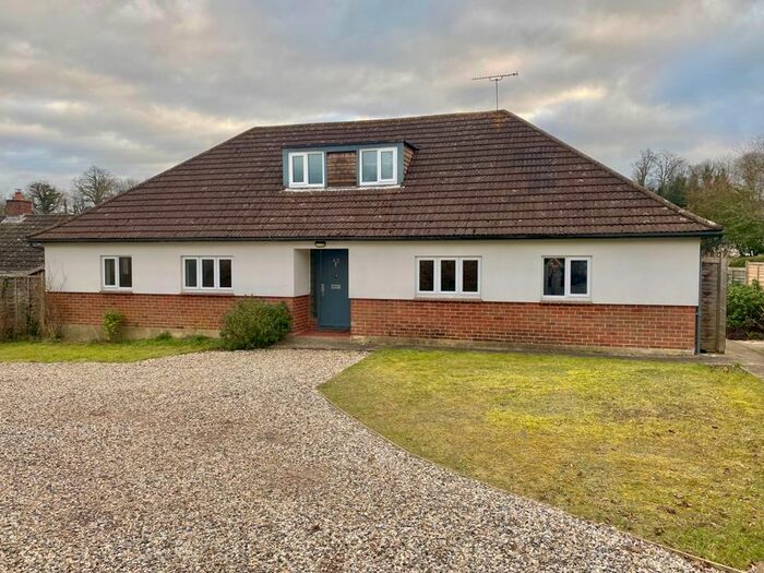3 Bedroom Detached Bungalow To Rent In Ashlawn Gardens, Winchester Road, Andover SP10