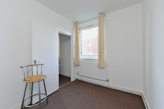 3 Bedroom Apartment To Rent In Clarkson House, Maysoule Road, SW11