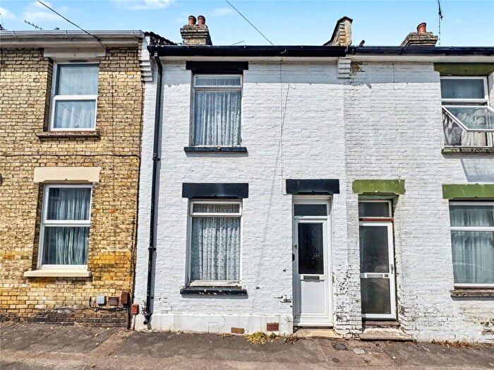3 Bedroom Terraced House For Sale In Kimberley Road, Gillingham, Kent, ME7