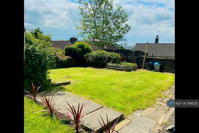 1 Bedroom Flat To Rent In Claremount, Halifax, HX3