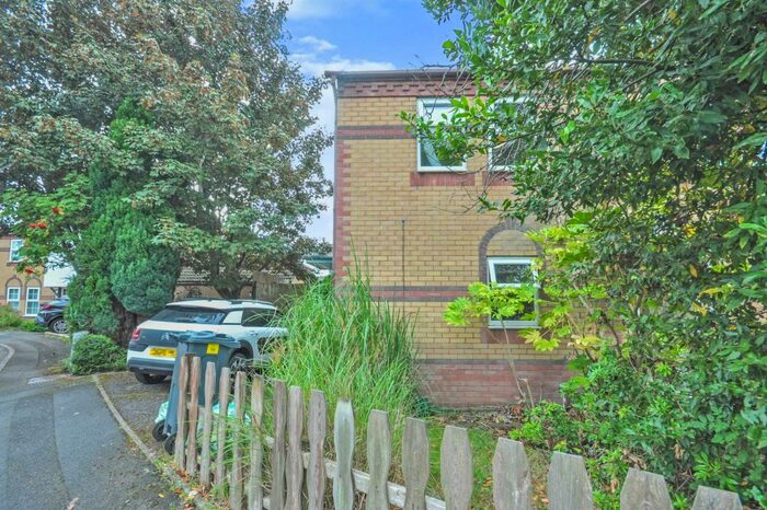 2 Bedroom End Of Terrace House To Rent In Waterhouse Drive, CF11