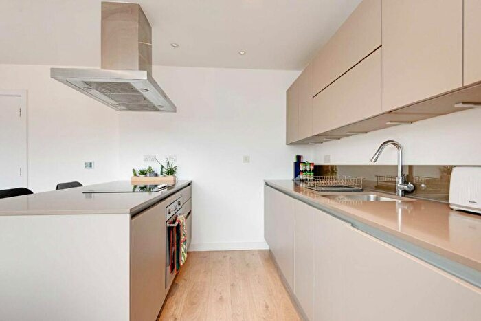 2 Bedroom Flat To Rent In Allcroft Road, Kentish Town, NW5