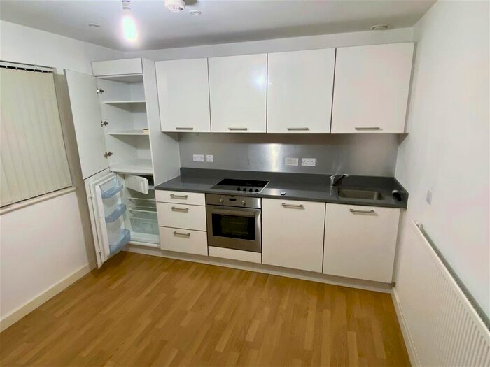 2 Bedroom Flat To Rent In Burgage Square, Merchant Gate, Wakefield WF1