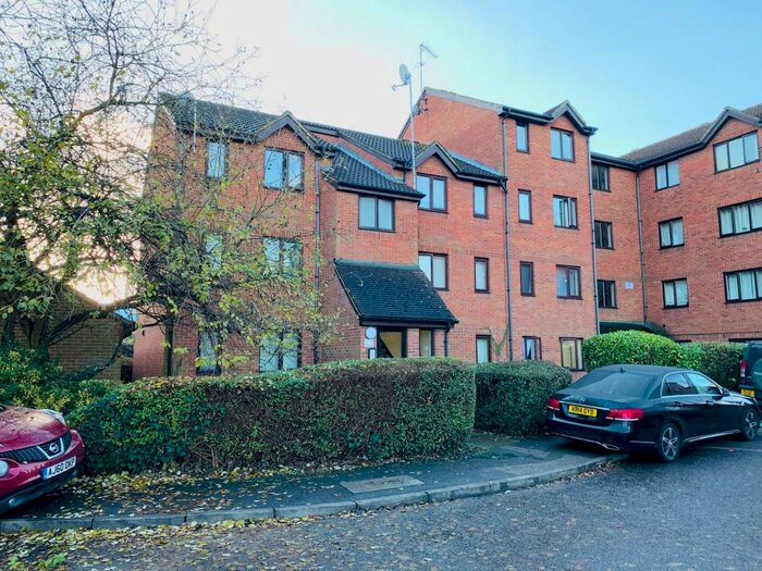 1 Bedroom Apartment To Rent In Porter Close, West Thurrock, RM20