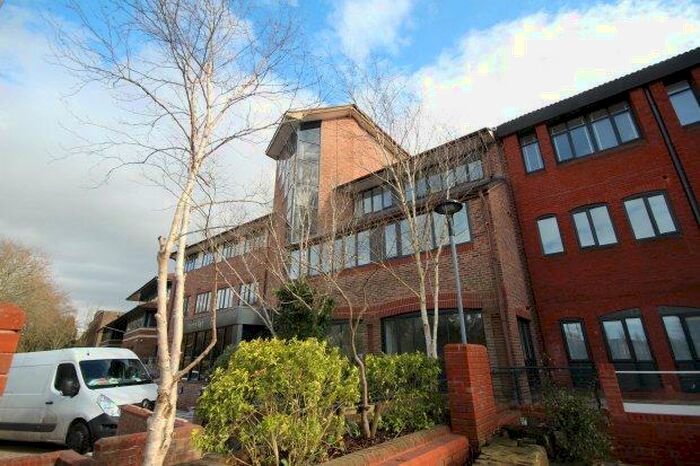 1 Bedroom Flat To Rent In Holmes Park, Horsham, RH12