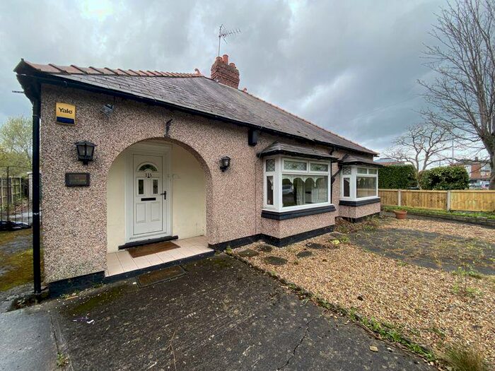 Houses for sale & to rent in CH1 5AG, Oakfield Road, Blacon Chester