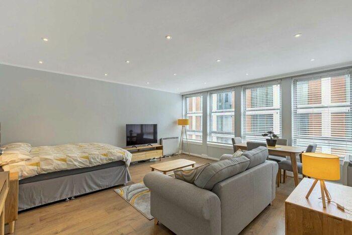 Studio To Rent In Rochester Row, London, SW1P