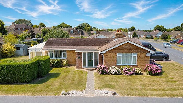 2 Bedroom Detached Bungalow For Sale In Fieldway, Broad Oak, TN31