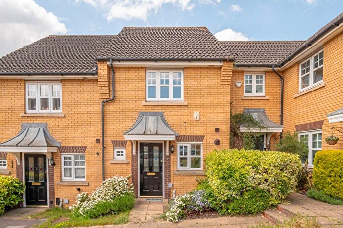 2 Bedroom House To Rent In Tiverton Way, Mill Hill, London, NW7