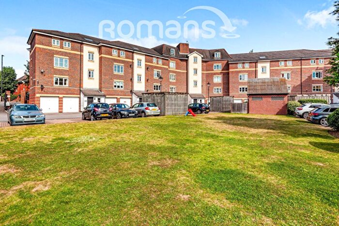 2 Bedroom Apartment To Rent In Bosworth Court, Slough, SL1