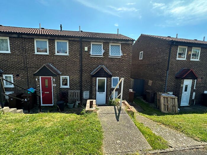 2 Bedroom End Of Terrace House To Rent In Heron Way, Chatham, ME5