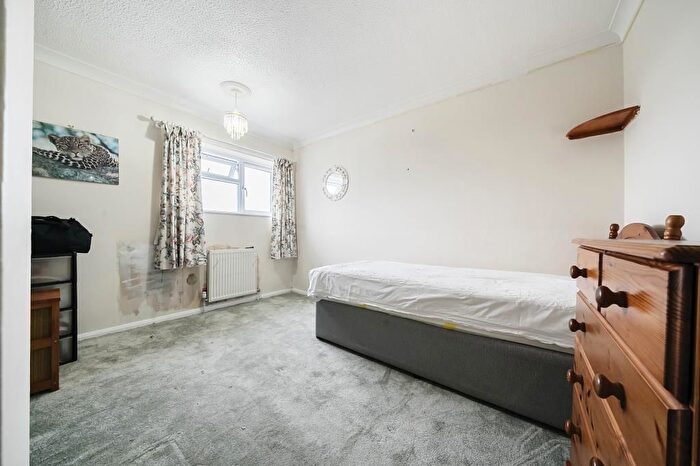 3 Bedroom End Of Terrace House For Sale In Newbury, Berkshire, RG14