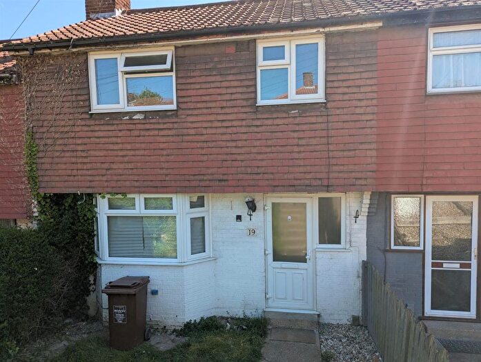 3 Bedroom Terraced House To Rent In Copperfield Road, Rochester, ME1