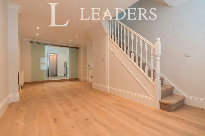 2 Bedroom Property To Rent In Borough Hill, Croydon, CR0