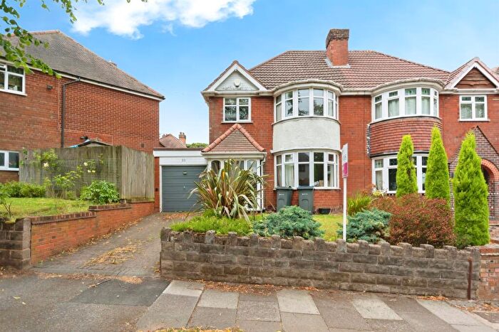 3 Bedroom Semi-Detached House For Sale In Edenhall Road, Quinton, Birmingham, B32