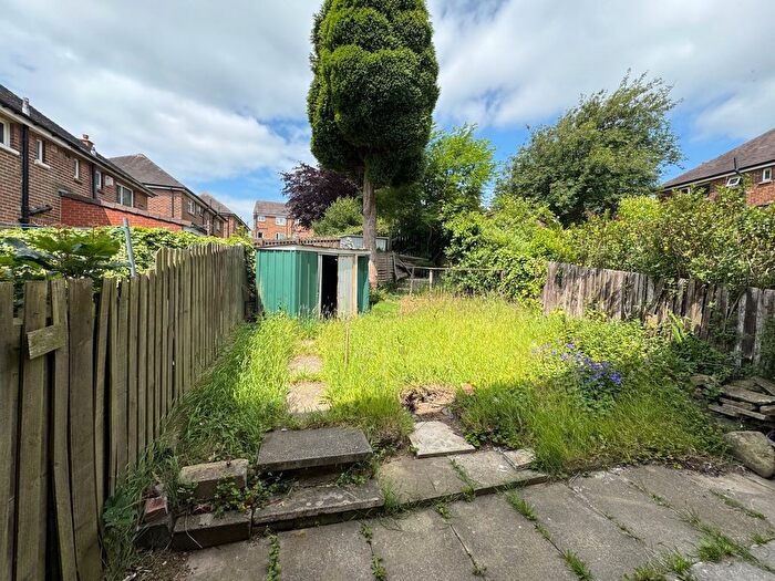 2 Bedroom Town House To Rent In Upper Grange Avenue, Bradford, West Yorkshire, BD15