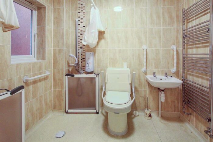 2 Bedroom Semi-Detached Bungalow For Sale In Hart Drive, Measham, Swadlincote, DE12