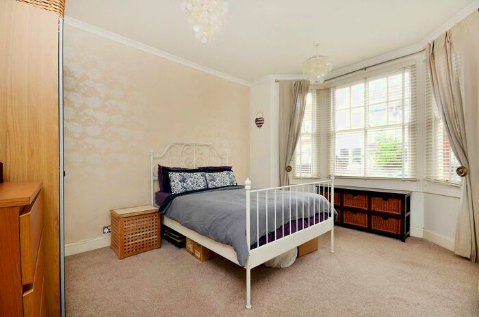 2 Bedroom Flat To Rent In Adela Avenue, New Malden, KT3