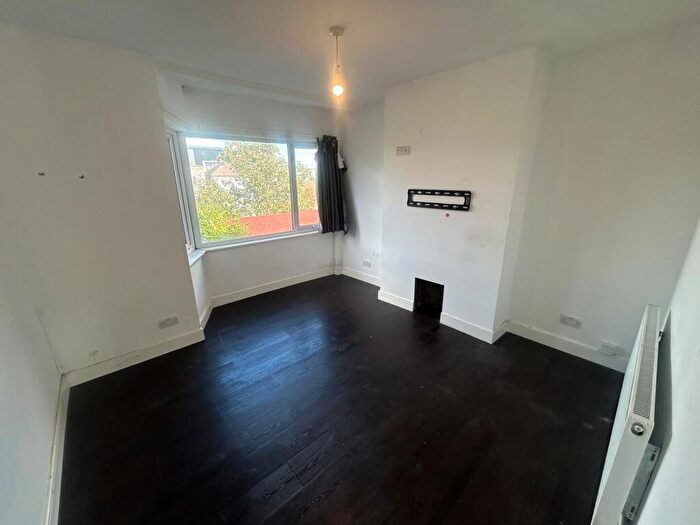 2 Bedroom House To Rent In Shirley Close, Dartford, DA1