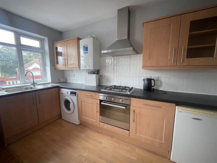 1 Bedroom Flat To Rent In Broadstone Avenue, Walsall, WS3
