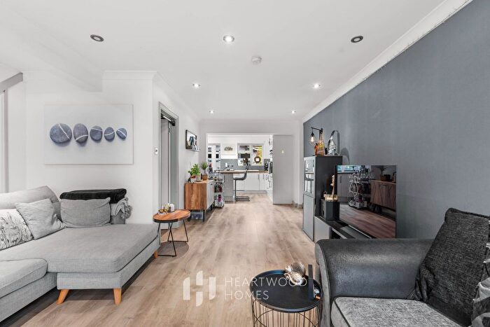 3 Bedroom End Of Terrace House For Sale In High Street, London Colney, St. Albans, AL2