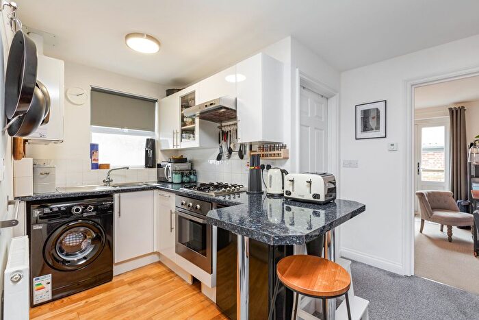 2 Bedroom Flat To Rent In Culverden Down, Tunbridge Wells, TN4