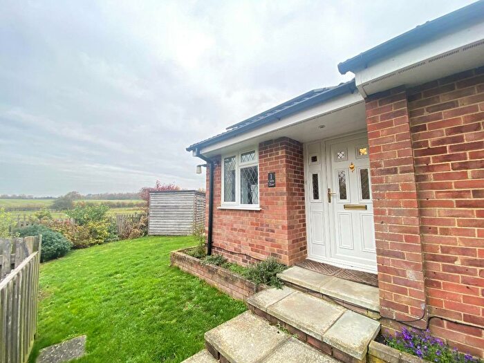 3 Bedroom Bungalow To Rent In Glebe Close, Basingstoke, RG25