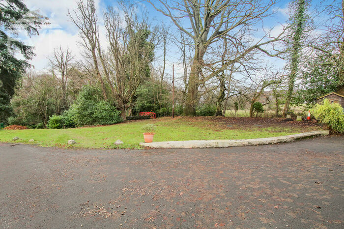 1 Bedroom Ground Flat To Rent In Houston Road, Langbank, PA14