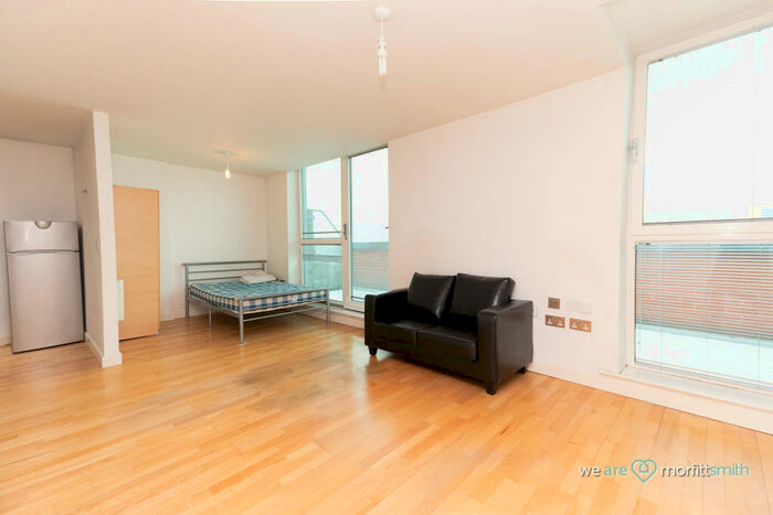 Apartment To Rent In Jet Centro, St Marys Road, S2