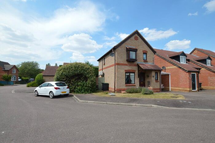 3 Bedroom Link Detached House For Sale In Parrish Close, Marston Moretaine, MK43