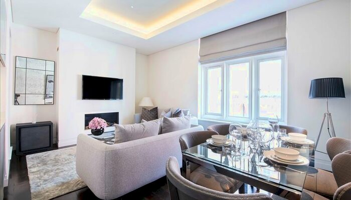 2 Bedroom Flat To Rent In Green Street, Mayfair, London, W1K