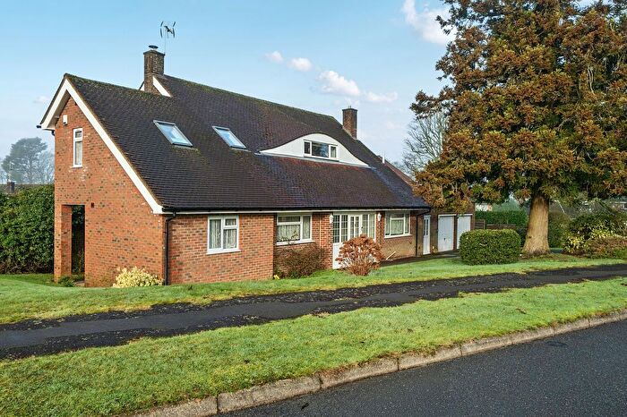 4 Bedroom Detached House For Sale In Shepherds Way, Liphook, GU30