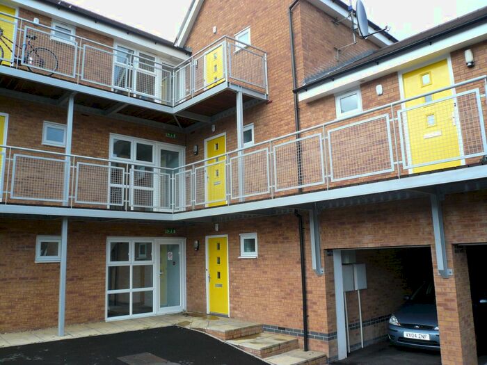 1 Bedroom Flat To Rent In Attingham Drive, Dudley, DY1