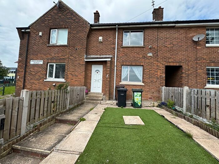 2 Bedroom Flat To Rent In Oak Lane, Bradford, West Yorkshire, BD9