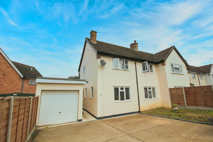 4 Bedroom House To Rent In Westmead Drive, Redhill, RH1