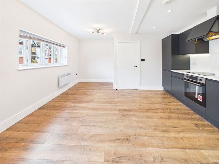1 Bedroom Flat To Rent In Chapman House, Twickenham, TW1