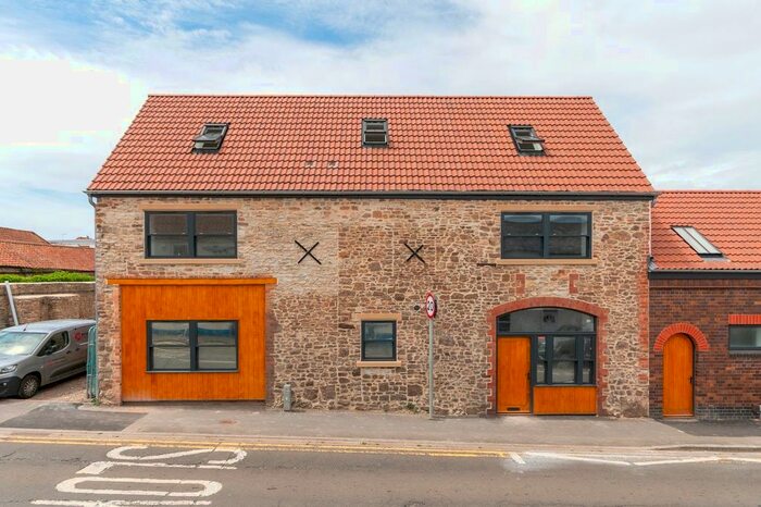 1 Bedroom Flat For Sale In Quaker Lane, Thornbury, Bristol, BS35