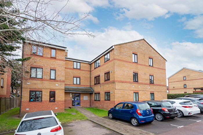 1 Bedroom Flat For Sale In Draycott Close, London, NW2