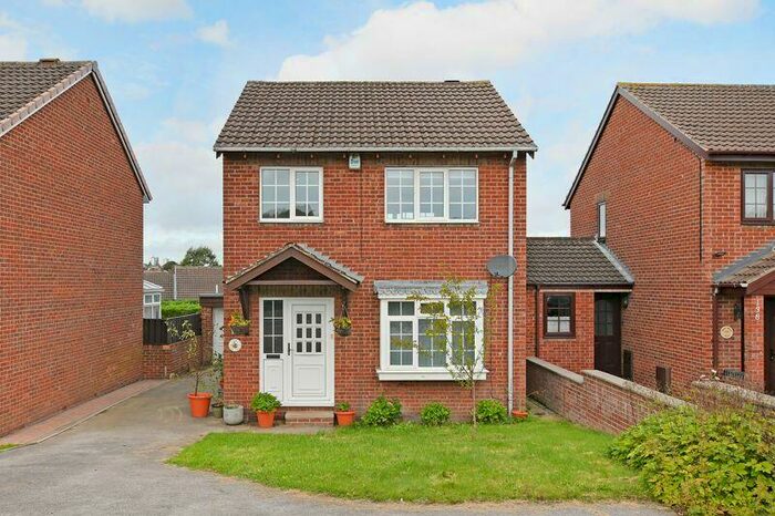 3 Bedroom Detached House To Rent In Fox Lane, Sheffield, S12