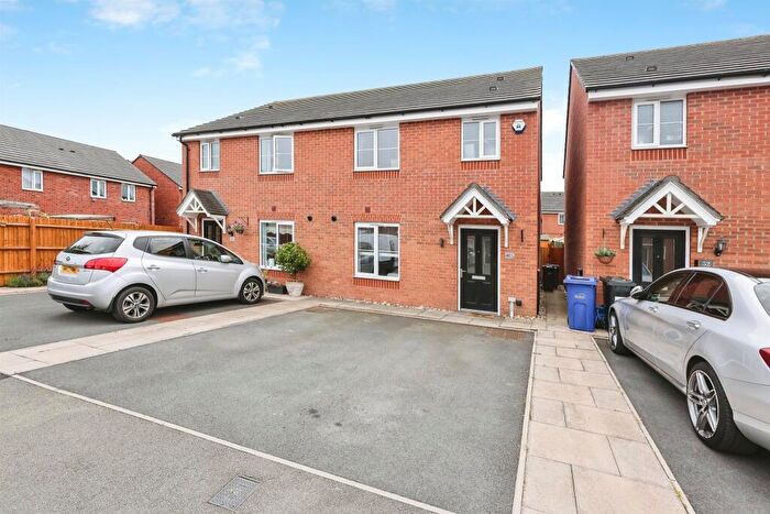 3 Bedroom Semi-Detached House For Sale In Thomson Grove, Halesowen, B62
