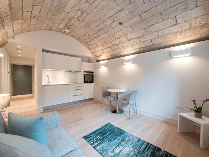 Flat To Rent In Donaldson Drive, Edinburgh, EH12