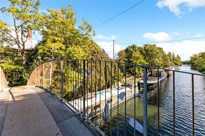 2 Bedroom Detached House To Rent In D'oyle Carte Island, Weybridge, KT13