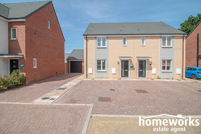 3 Bedroom Semi-Detached House For Sale In Foxley Park, Dereham, NR19