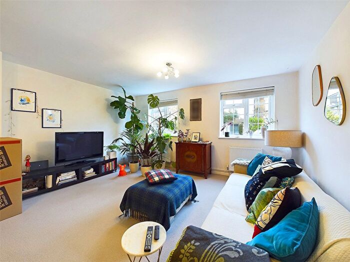 2 Bedroom Flat To Rent In Stanmore Road, Kew, Richmond, TW9