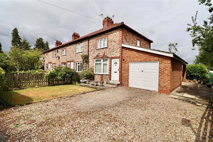 3 Bedroom End Of Terrace House For Sale In Storking Lane, Wilberfoss, York, YO41