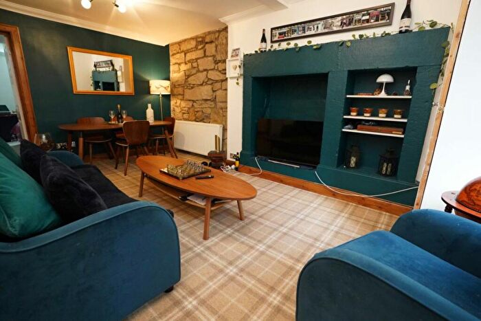2 Bedroom Flat To Rent In Cheyne Street, Edinburgh, EH4