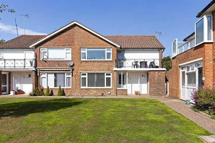 2 Bedroom Flat For Sale In Aldsworth Court, Goring, BN12