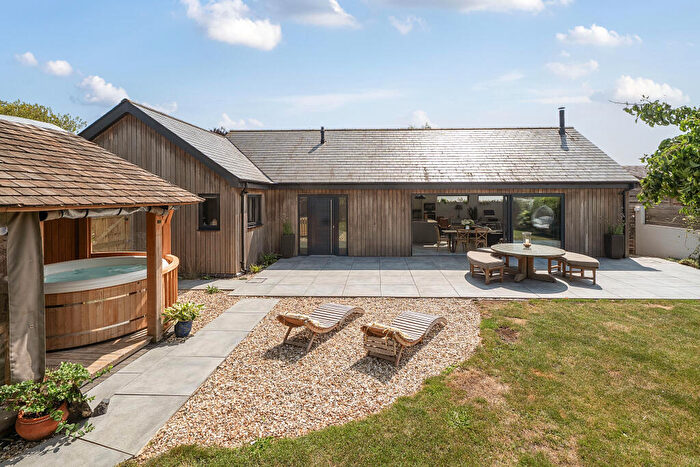 3 Bedroom Bungalow For Sale In Fletchers Lane, Chichester, PO20